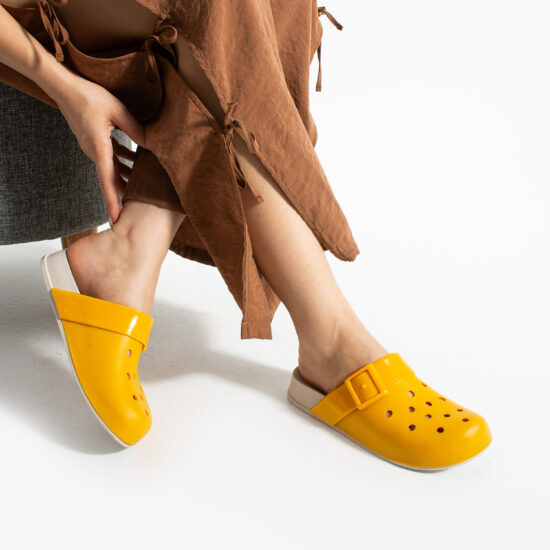 Оранжеви дамски гумени чехли сабо с дупки /