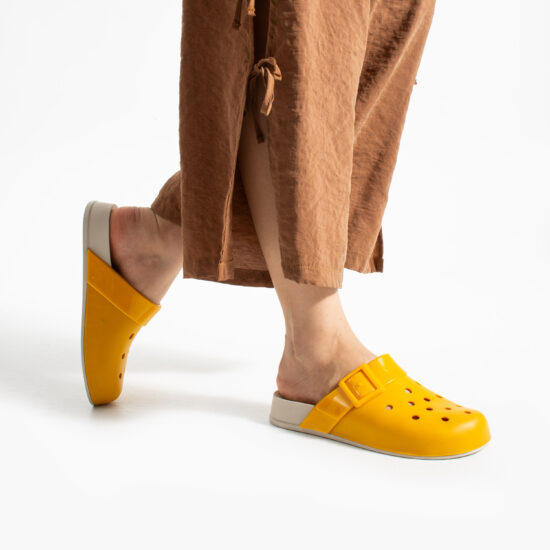 Оранжеви дамски гумени чехли сабо с дупки /