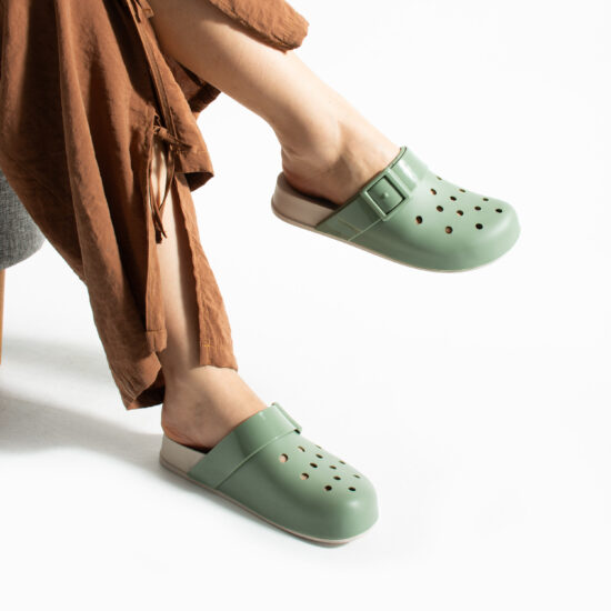 Clio Green Зелени дамски гумени чехли сабо с дупки /