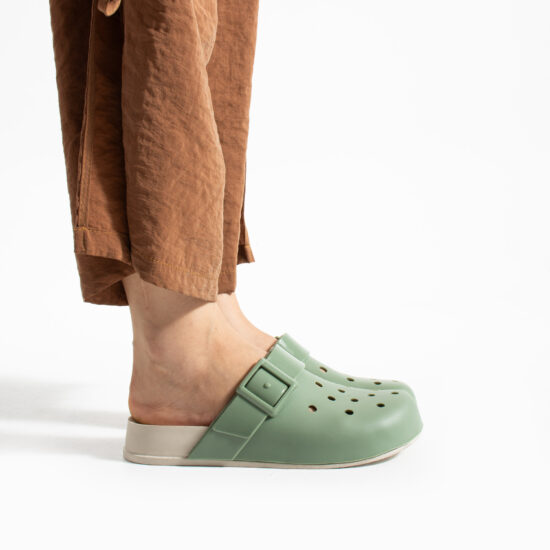 Clio Green Зелени дамски гумени чехли сабо с дупки /