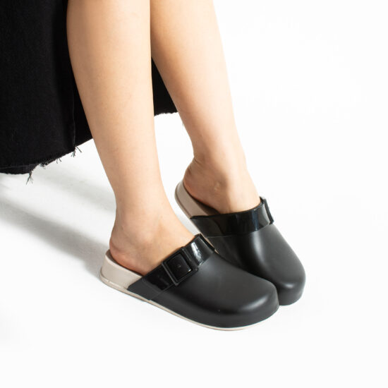 Alternative view of Черни дамски затворени гумени чехли сабо