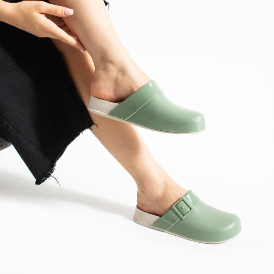 Alternative view of Зелени дамски затворени гумени чехли сабо