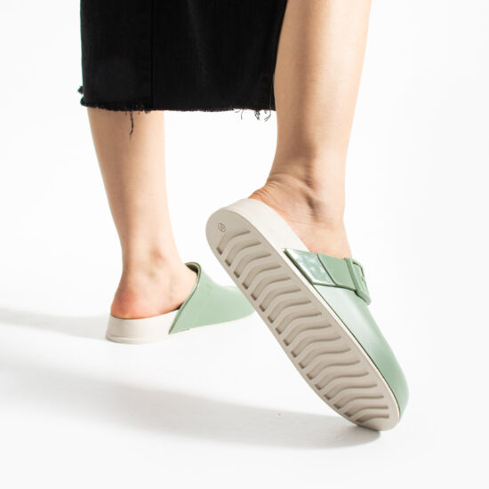 Зелени дамски затворени гумени чехли сабо /