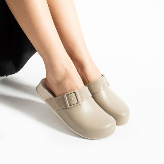 Alternative view of Светло бежови дамски затворени гумени чехли сабо