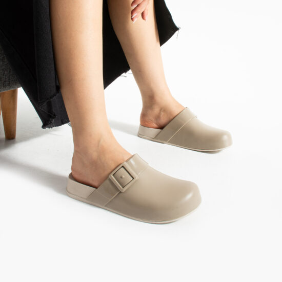 Luna Beige Бежови дамски затворени гумени чехли сабо /