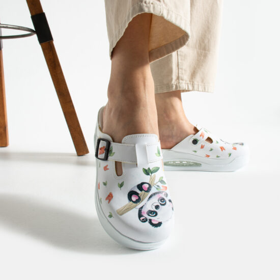 Дамско цветно анатомично работно сабо на платформа /