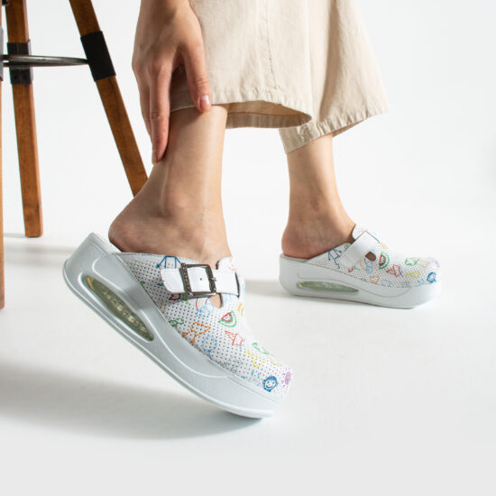 Цветни анатомични чехли от естествена кожа на платформа /