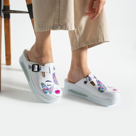 Дамско цветно анатомично работно сабо на платформа /