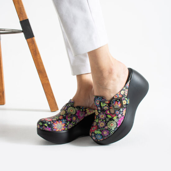 Цветни анатомични чехли на платформа от естествена кожа /