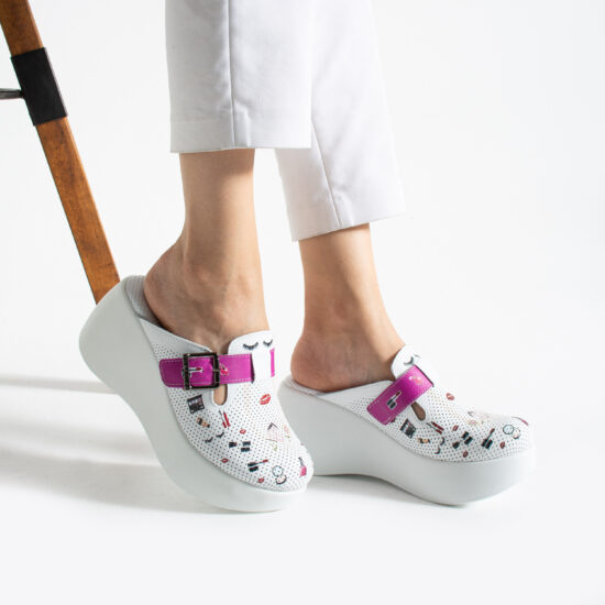 Бели анатомични чехли на платформа за естетични салони от естествена кожа /