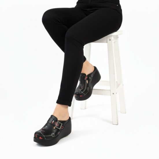 Черни анатомични медицински чехли на платформа от естествена кожа /