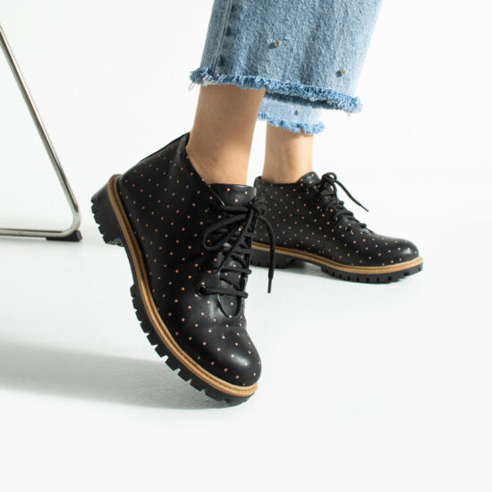 Polka dot Black Дамски къси черни боти от естествена кожа до глезена /