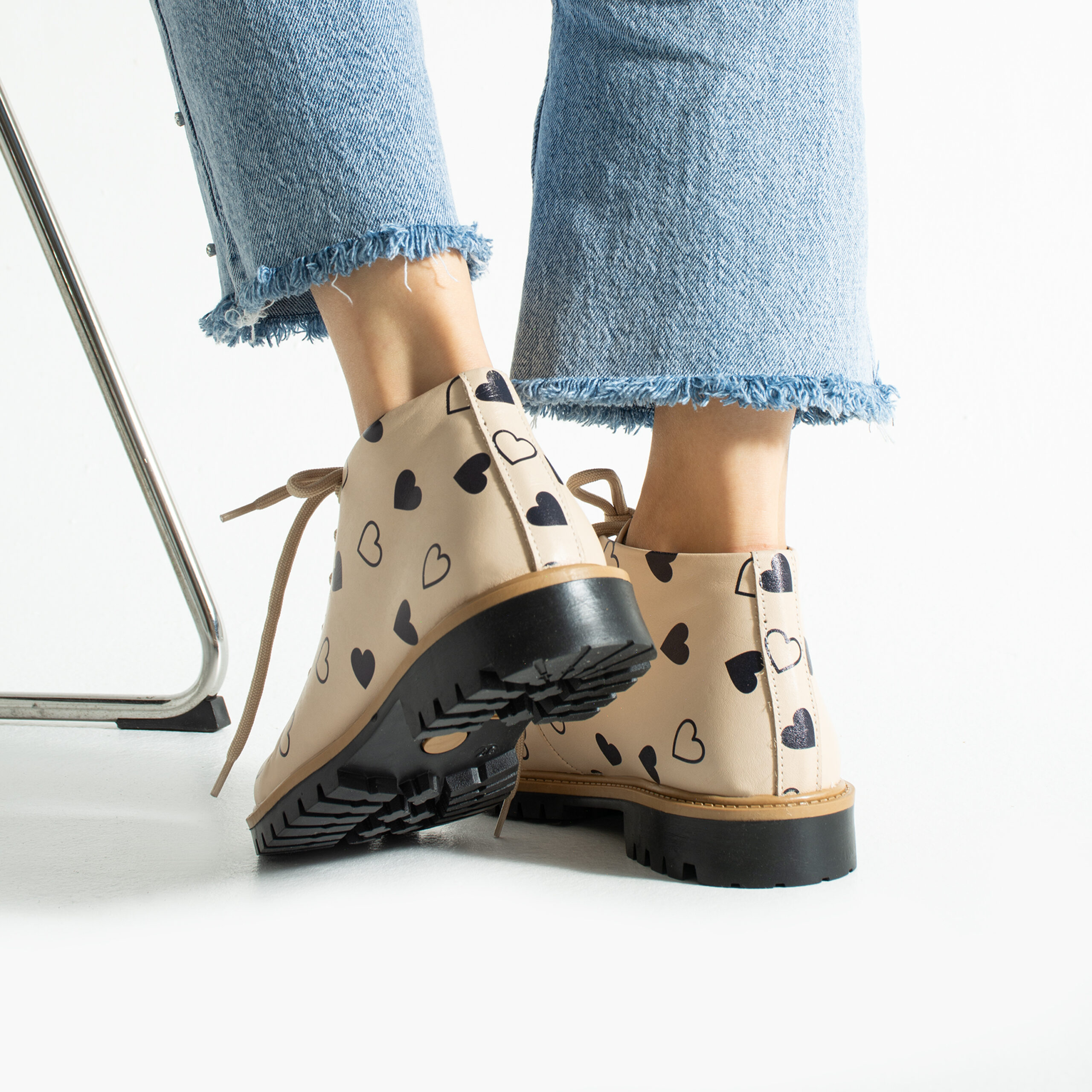 Дамски къси бежови боти от естествена кожа до глезена Дамски боти 14 Дамски къси бежови боти от естествена кожа до глезена - Image 4