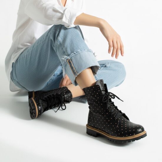 Дамски черни боти тип кубинки от естествена кожа Дамски боти Дамски черни боти тип кубинки от естествена кожа