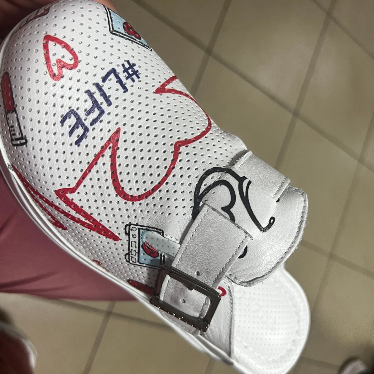 Image #1 from Анонимен