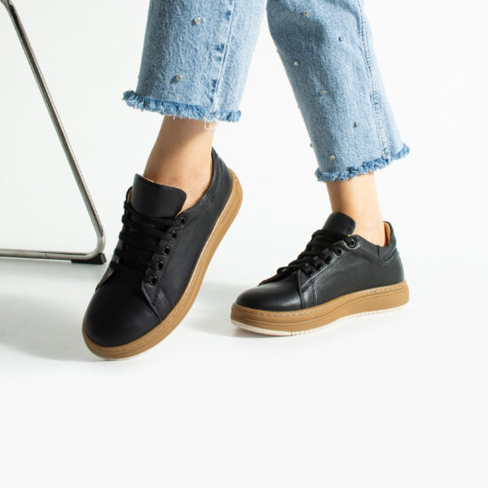 Дамски черни анатомични кецове от естествена кожа /