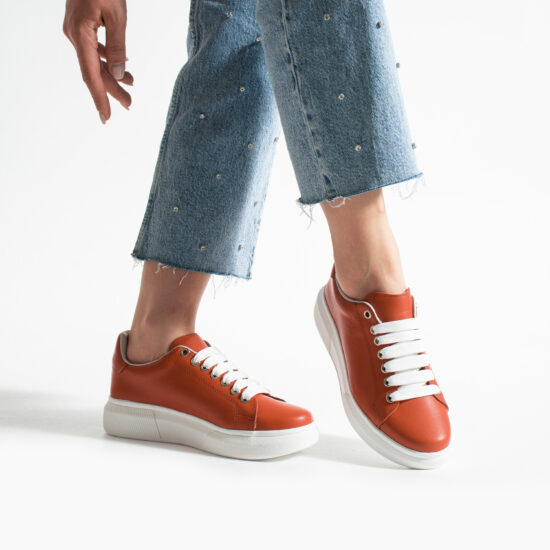 Дамски анатомични червени кецове от естествена кожа /