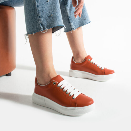 Alternative view of Дамски анатомични червени кецове от естествена кожа