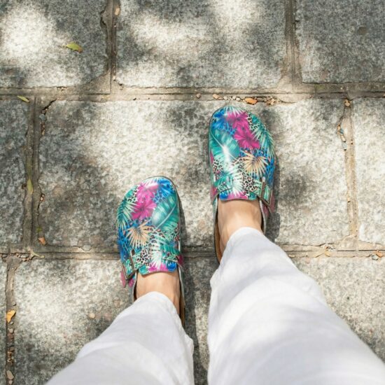 Дамски ортопедични чехли с цветен дизайн /