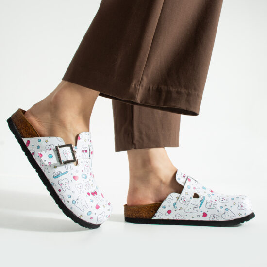 Медицински дамски ортопедични чехли за зъболекар /