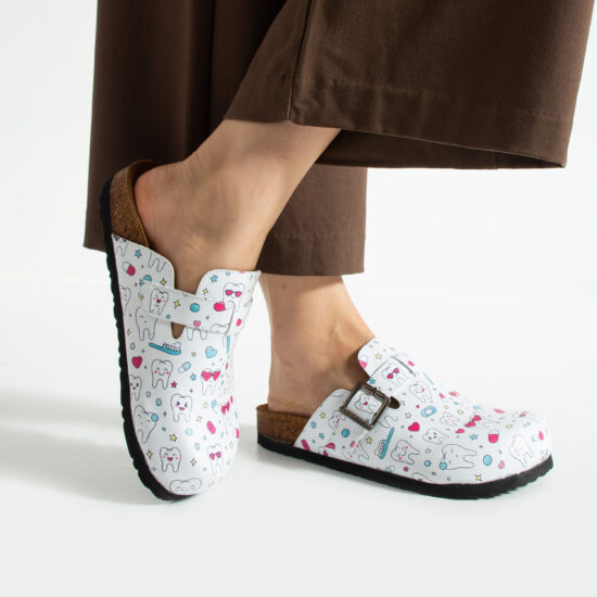 Медицински дамски ортопедични чехли за зъболекар /