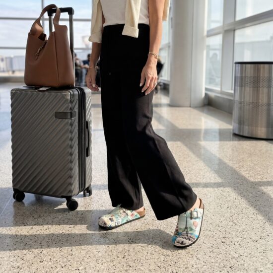 Alternative view of Дамски ортопедични чехли с цветен дизайн