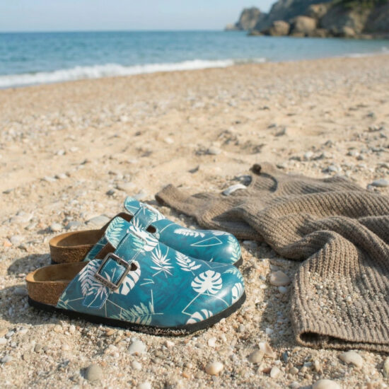 Alternative view of Дамски ортопедични чехли с цветен дизайн