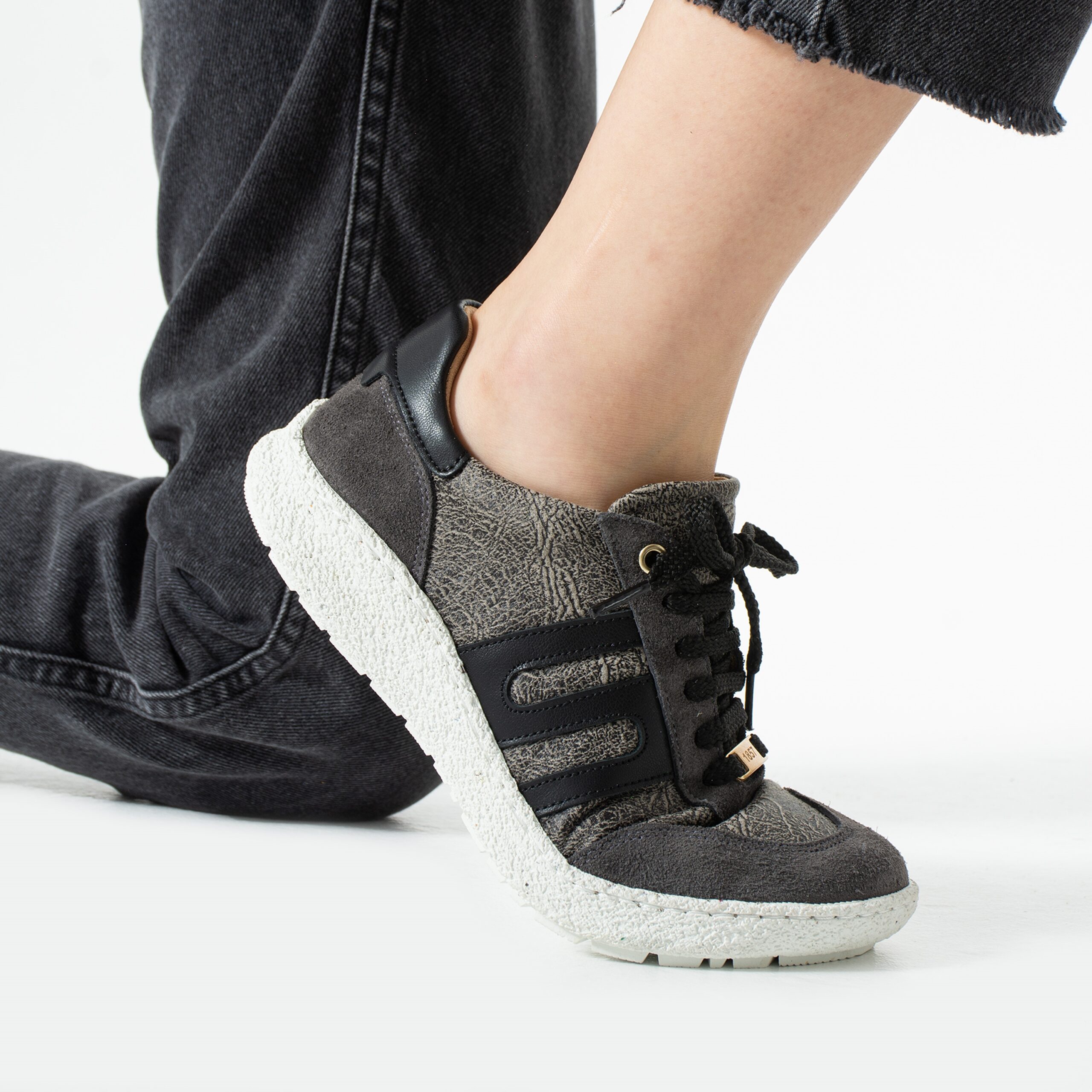 Дамски боси обувки с широка предна част – Graphite Дамски кецове и сникърси 16 Дамски боси обувки с широка предна част - Graphite - Image 6