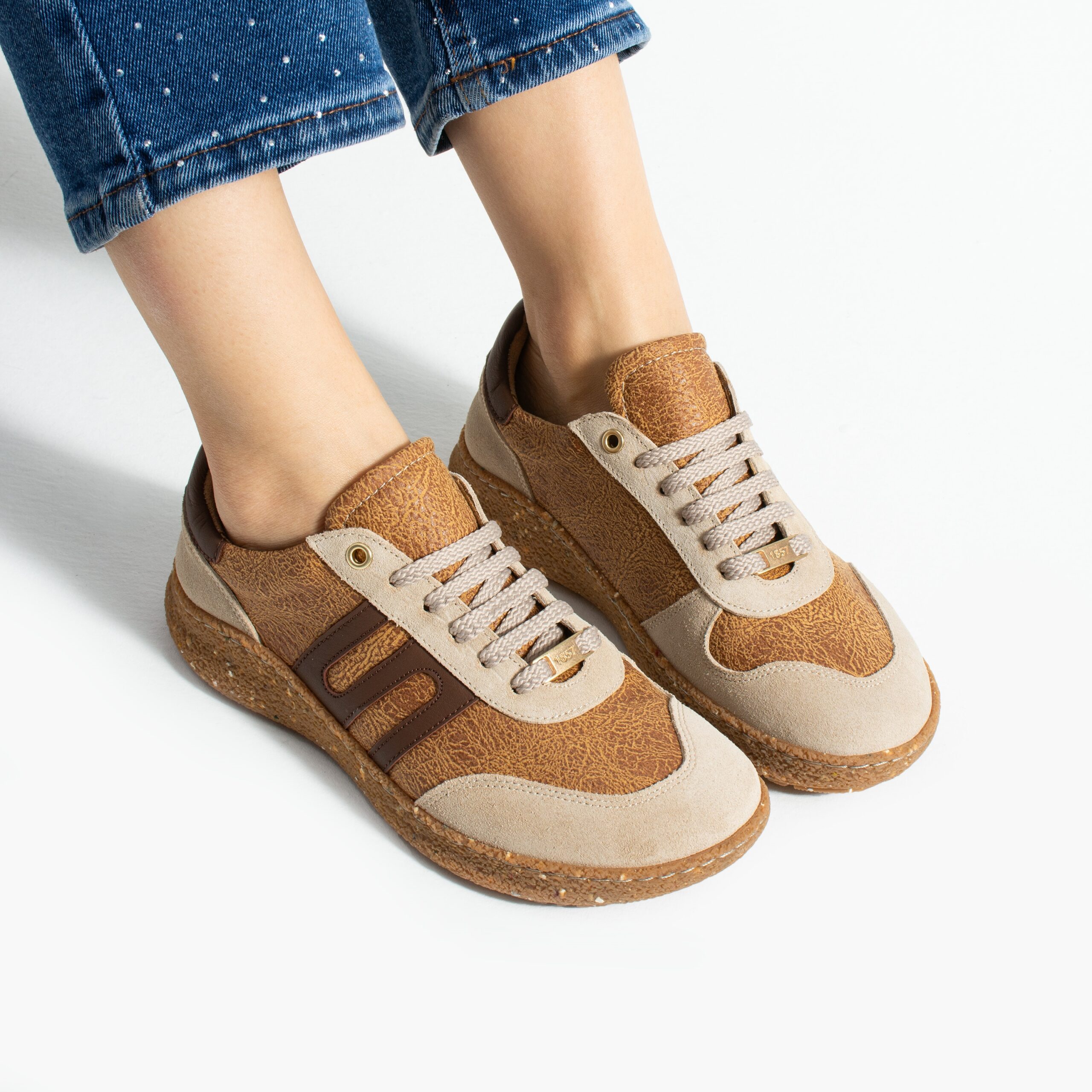 Дамски боси обувки с широка предна част – Honey Дамски кецове и сникърси 11 Дамски боси обувки с широка предна част - Honey