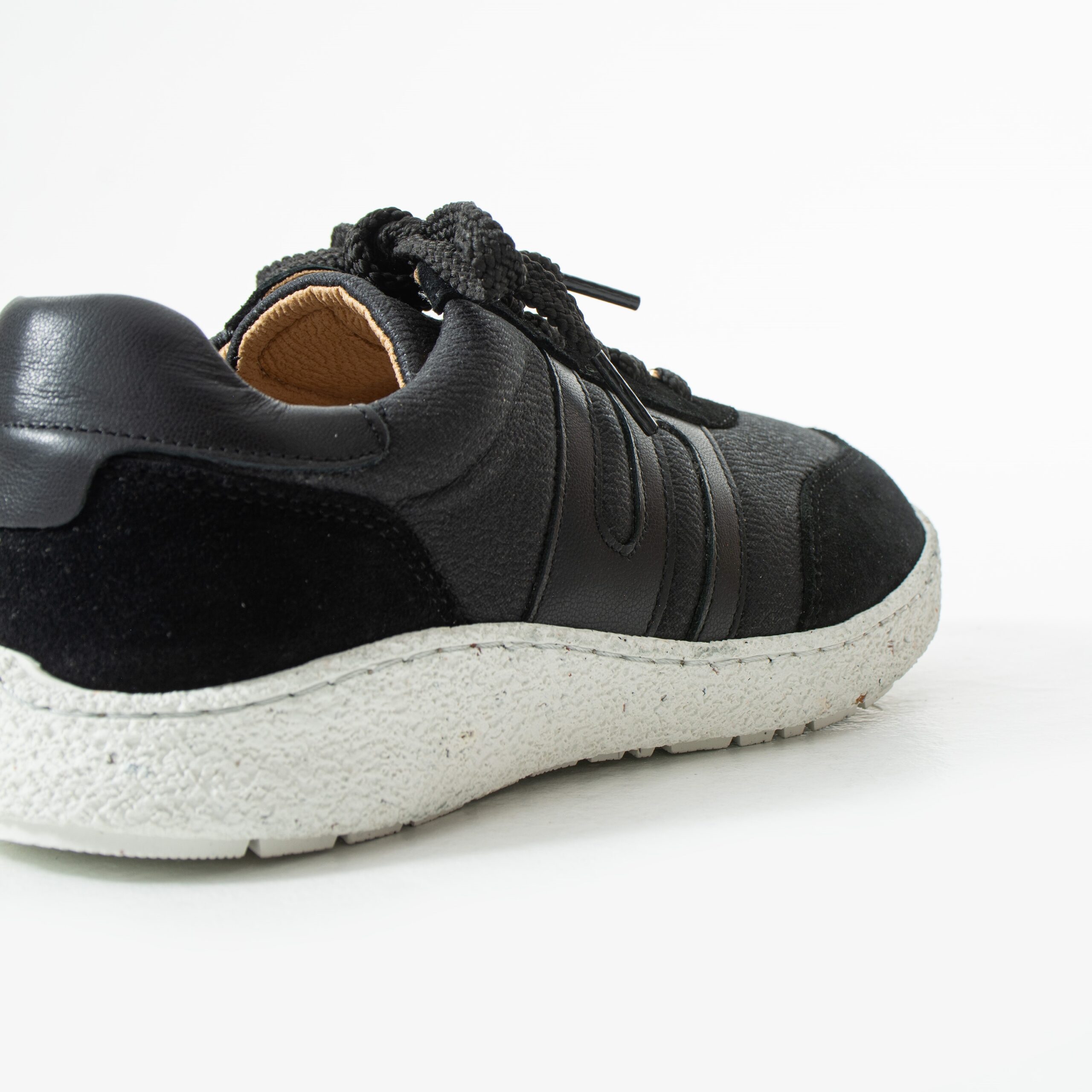 Дамски боси обувки с широка предна част – Onyx Дамски кецове и сникърси 18 Дамски боси обувки с широка предна част - Onyx - Image 8