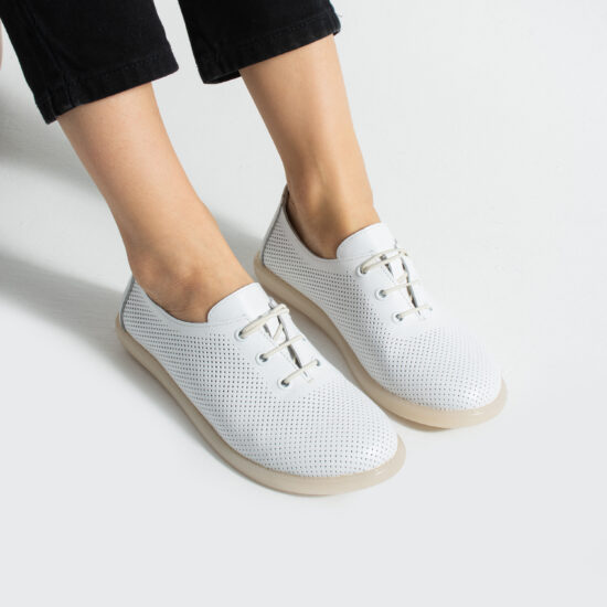 Дамски обувки с мемори пяна от естествена кожа - бели