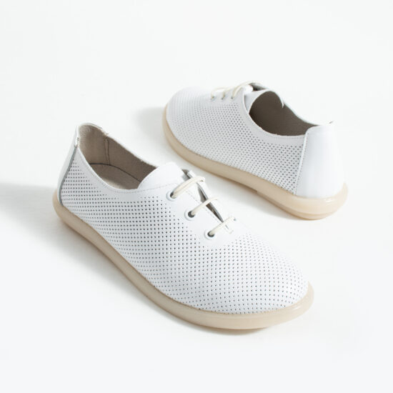 Дамски обувки с мемори пяна от естествена кожа - бели - поглед отстрани