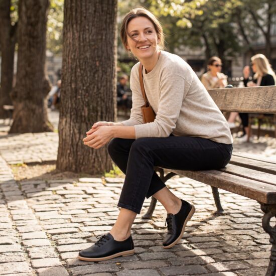 TS Memory Lite Дамски обувки с мемори пяна от естествена кожа - черни - детайл