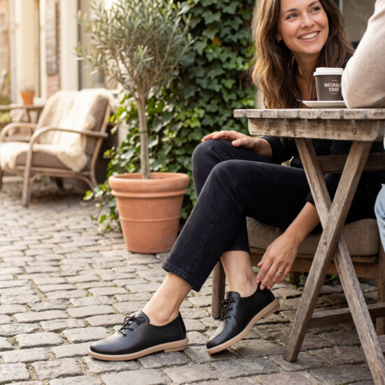 TS Memory Lite Дамски обувки с мемори пяна от естествена кожа - черни