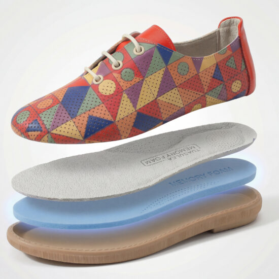 Дамски обувки с мемори пяна от естествена кожа с геометричен принт - поглед отгоре