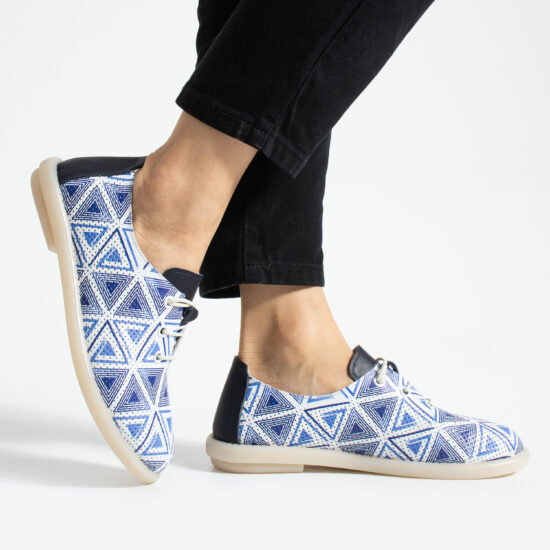 Дамски обувки с мемори пяна от естествена кожа сини с мотиви - Естествена кожа