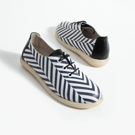 Дамски обувки с мемори пяна от естествена кожа с геометричен принт - поглед отстрани