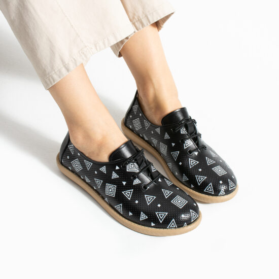 Дамски обувки с мемори пяна от естествена кожа - с геометричен принт