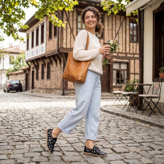 Дамски обувки с мемори пяна от естествена кожа - с геометричен принт - Черен