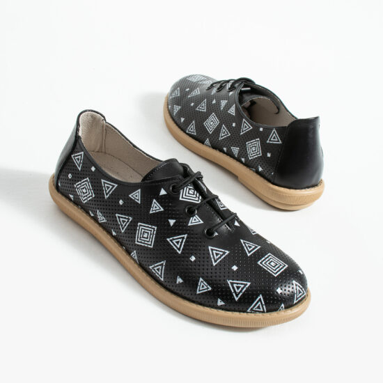 Дамски обувки с мемори пяна от естествена кожа - с геометричен принт - поглед отстрани