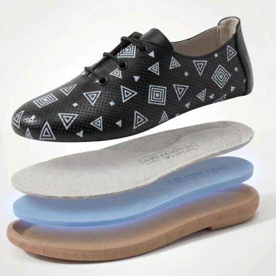 Дамски обувки с мемори пяна от естествена кожа - с геометричен принт - поглед отгоре