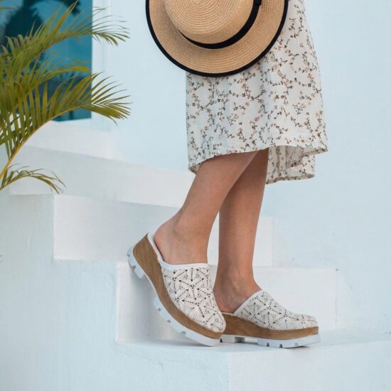 Бяло дамско сабо от естествена кожа на платформа - Бял