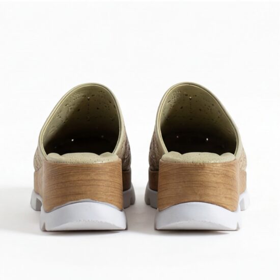 Зелено дамско сабо от естествена кожа на платформа - поглед отгоре