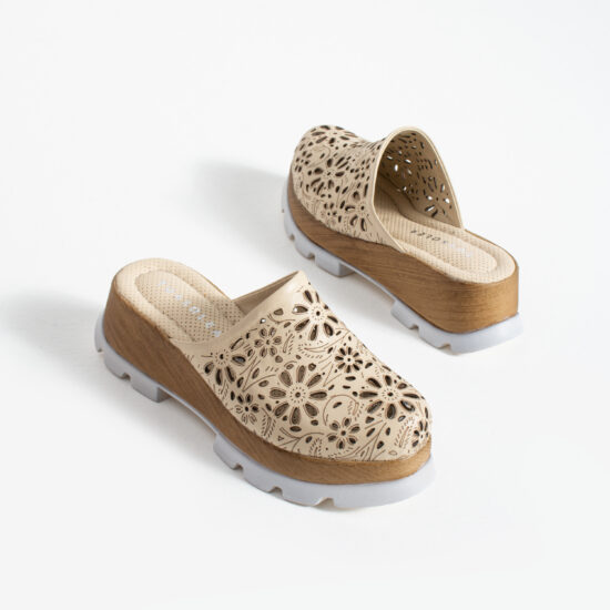 Бежово дамско сабо от естествена кожа на платформа - поглед отстрани