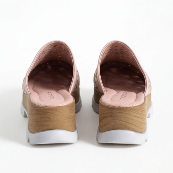 Розово дамско сабо от естествена кожа на платформа - детайл