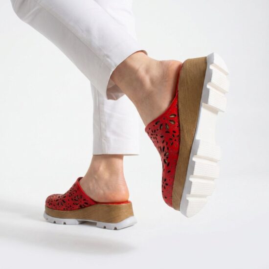 Червено дамско сабо от естествена кожа на платформа - Естествена кожа