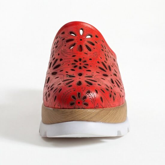 Червено дамско сабо от естествена кожа на платформа