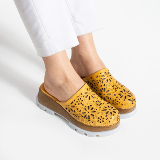 Жълто дамско сабо от естествена кожа на платформа