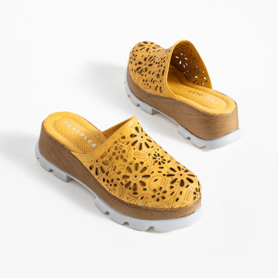 Жълто дамско сабо от естествена кожа на платформа - поглед отстрани