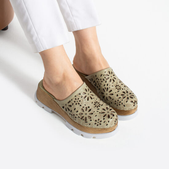 Зелено дамско сабо от естествена кожа на платформа